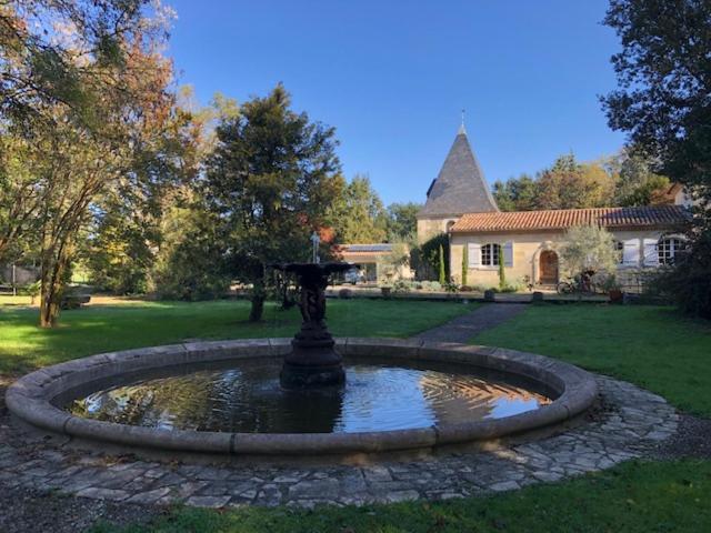 Gite Du Moulin De La Virvee Saint-André-de-Cubzac Eksteriør billede